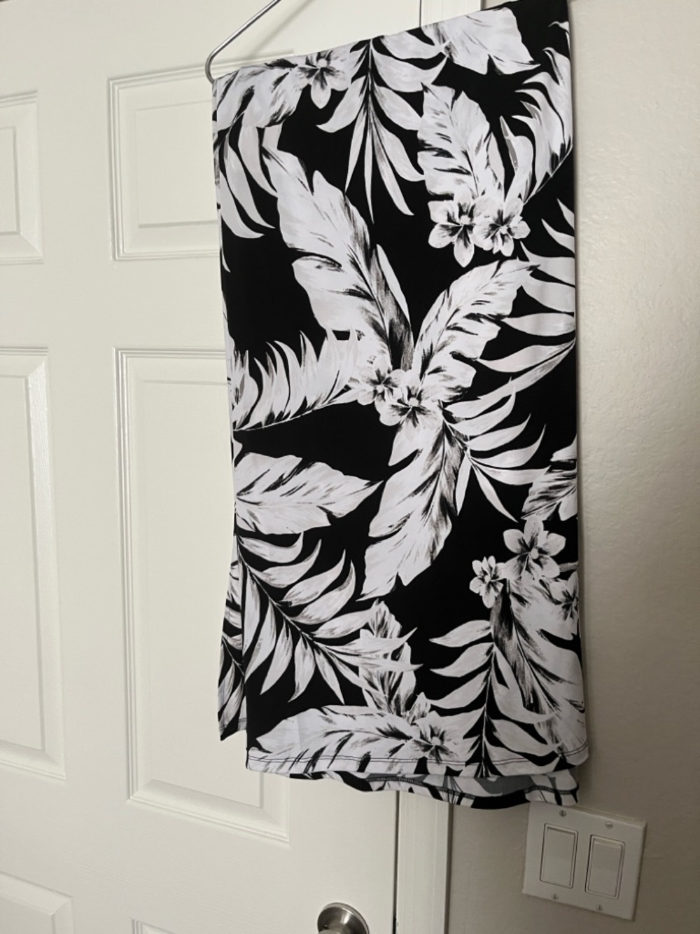 Lane Bryant Black and White Tropical Print A-Line Skirt - Picture 7 of 16